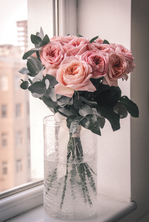 6 Easy Ideas to Elevate Your Morning Meal with Flowers