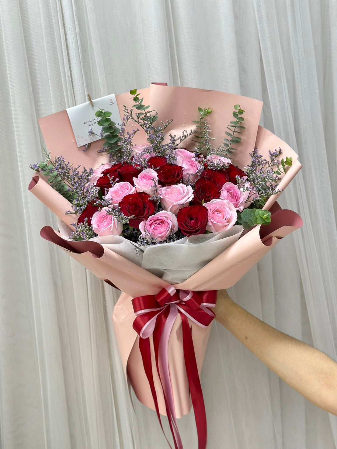 Bouquet Of 30 Roses And Eucalyptus - April Flora