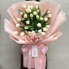 "Pearl Blossom" Bouquet of 30 White Tulips