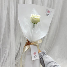 ช่อดอกไม้ Single Love Rose Bouquet