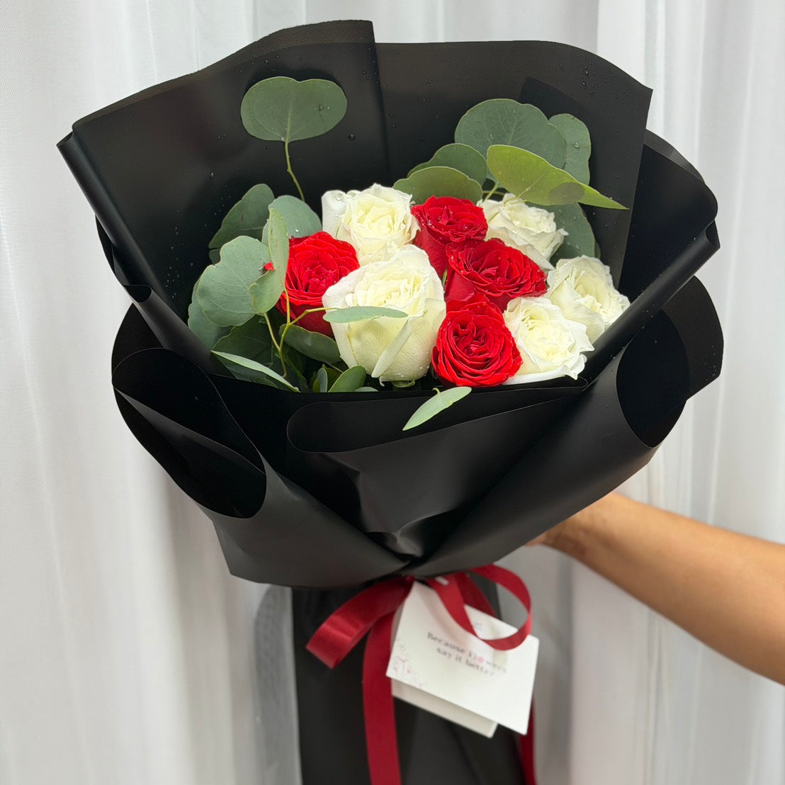 Midnight Romance – 10 Red & White Rose Bouquet