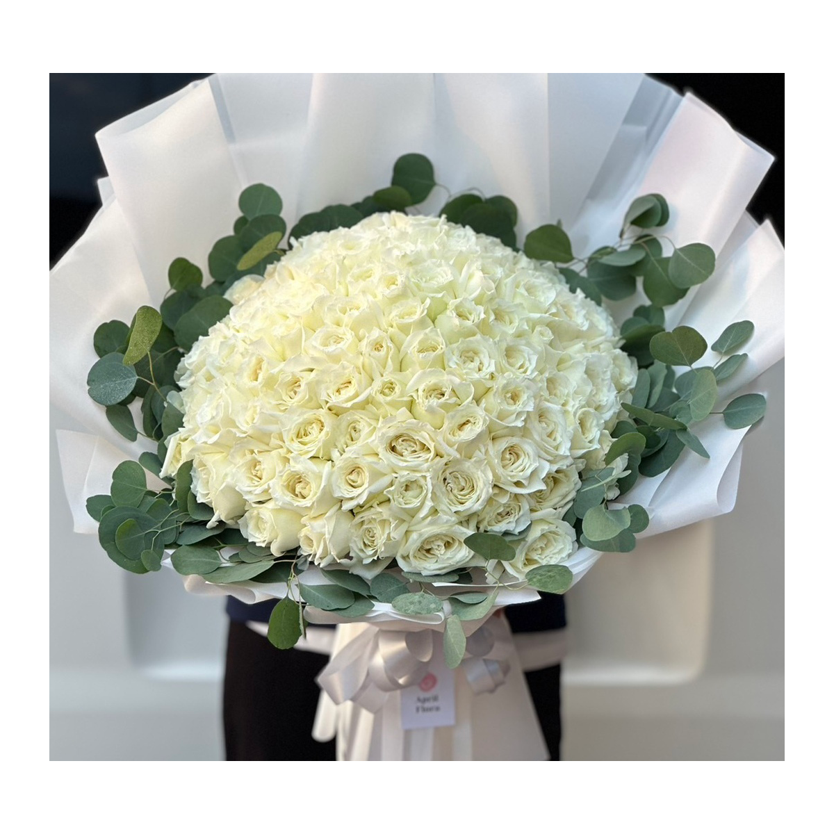 "Fairy Fleur" Bouquet of 100 white roses